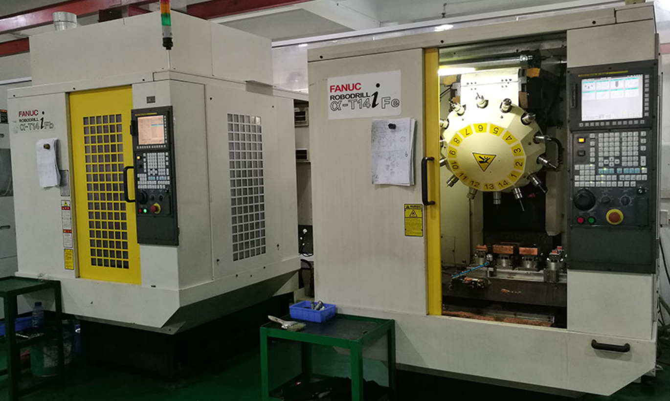 CNC-центры FANUC ROBODRILL α-T14iFb